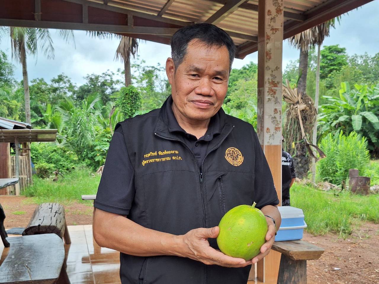 title - ผู้ตรวจราชการ ส.ป.ก. ลงพื้นที่จังหวัดบึงกาฬ ประชุมติดตามความก้าวหน้าผลการดำเนินงาน พร้อมตรวจเยี่ยมให้กำลังใจเกษตรกรต้นแบบผู้นำเกษตรกรรมยั่งยืนในเขตปฏิรูปที่ดิน 